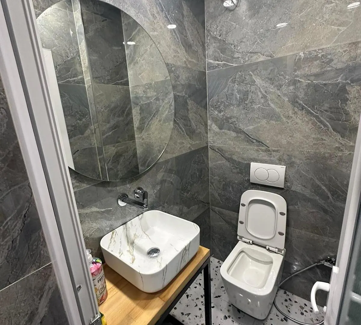 Pasha Studio Apartment Τίρανα